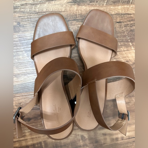 Universal Thread Brown Block Heel Sandals - Picture 5 of 5